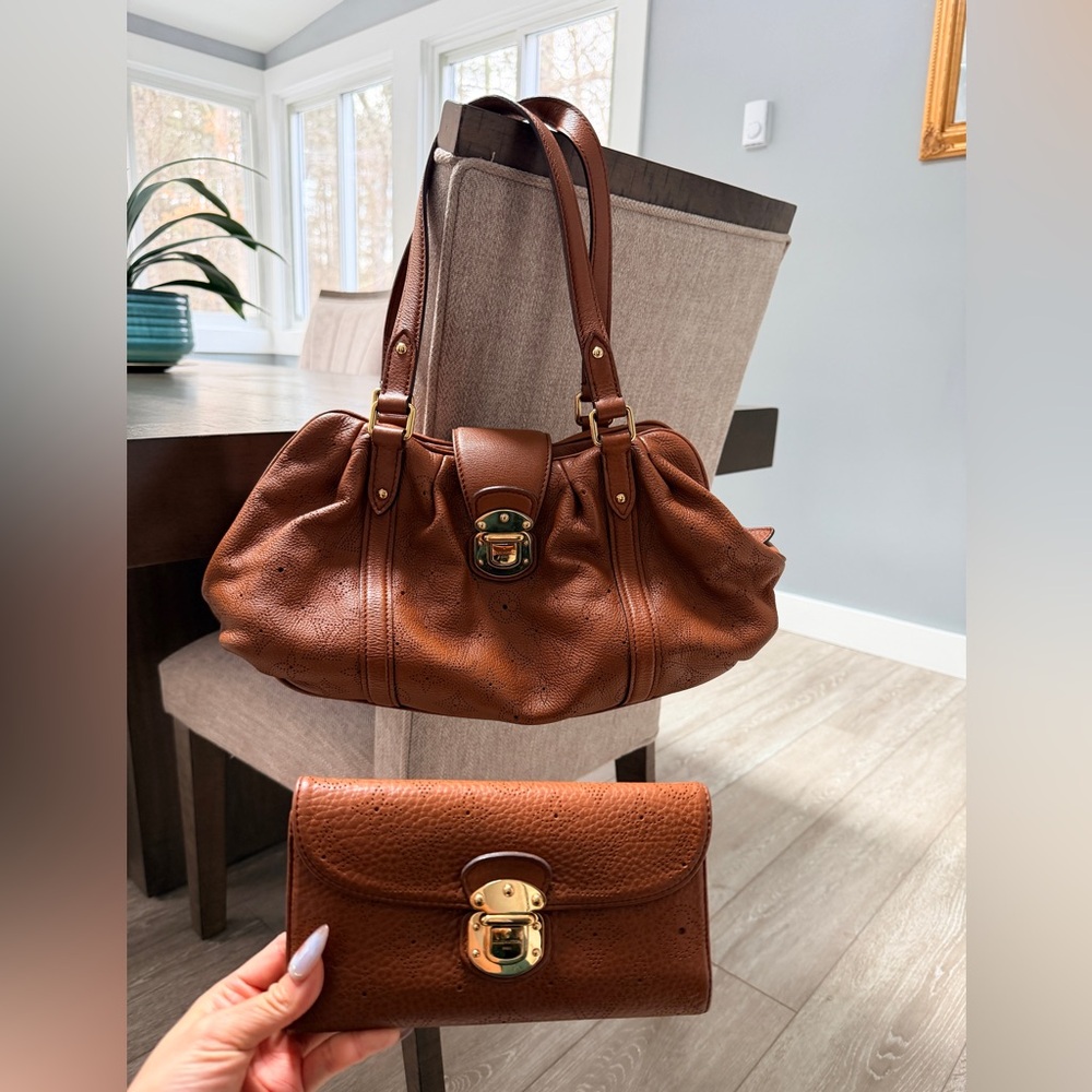 Authentic Louis Vuitton mahina cognac purse and wallet